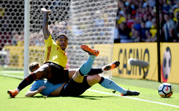 隐藏着对东 隐藏着对东