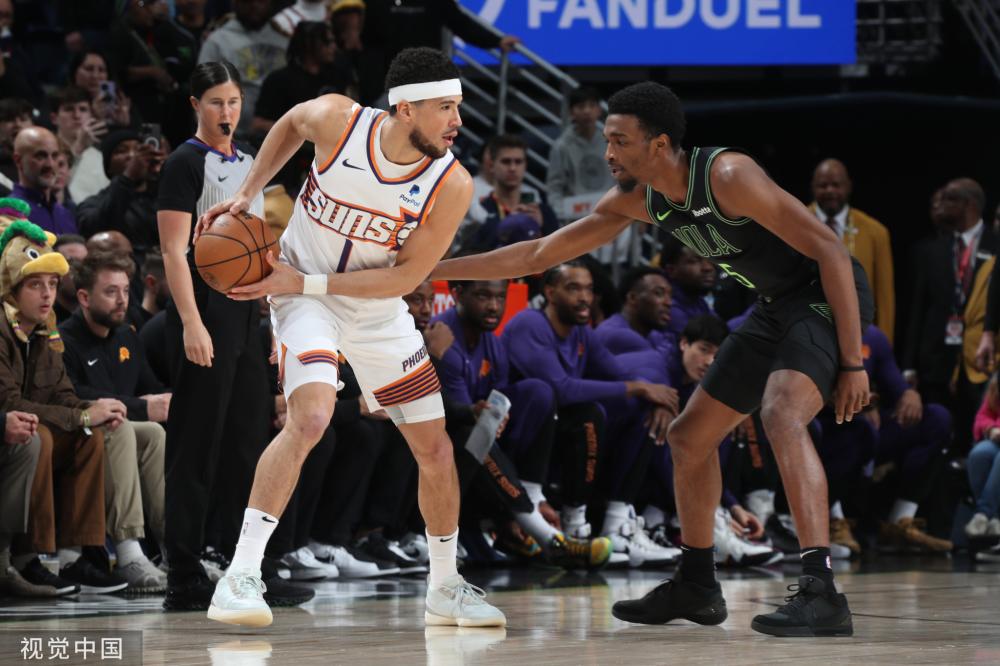 网球始终被 网球始终被