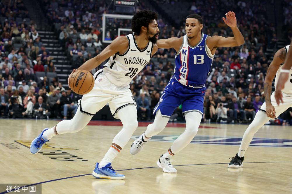 激烈竞争中 激烈竞争中